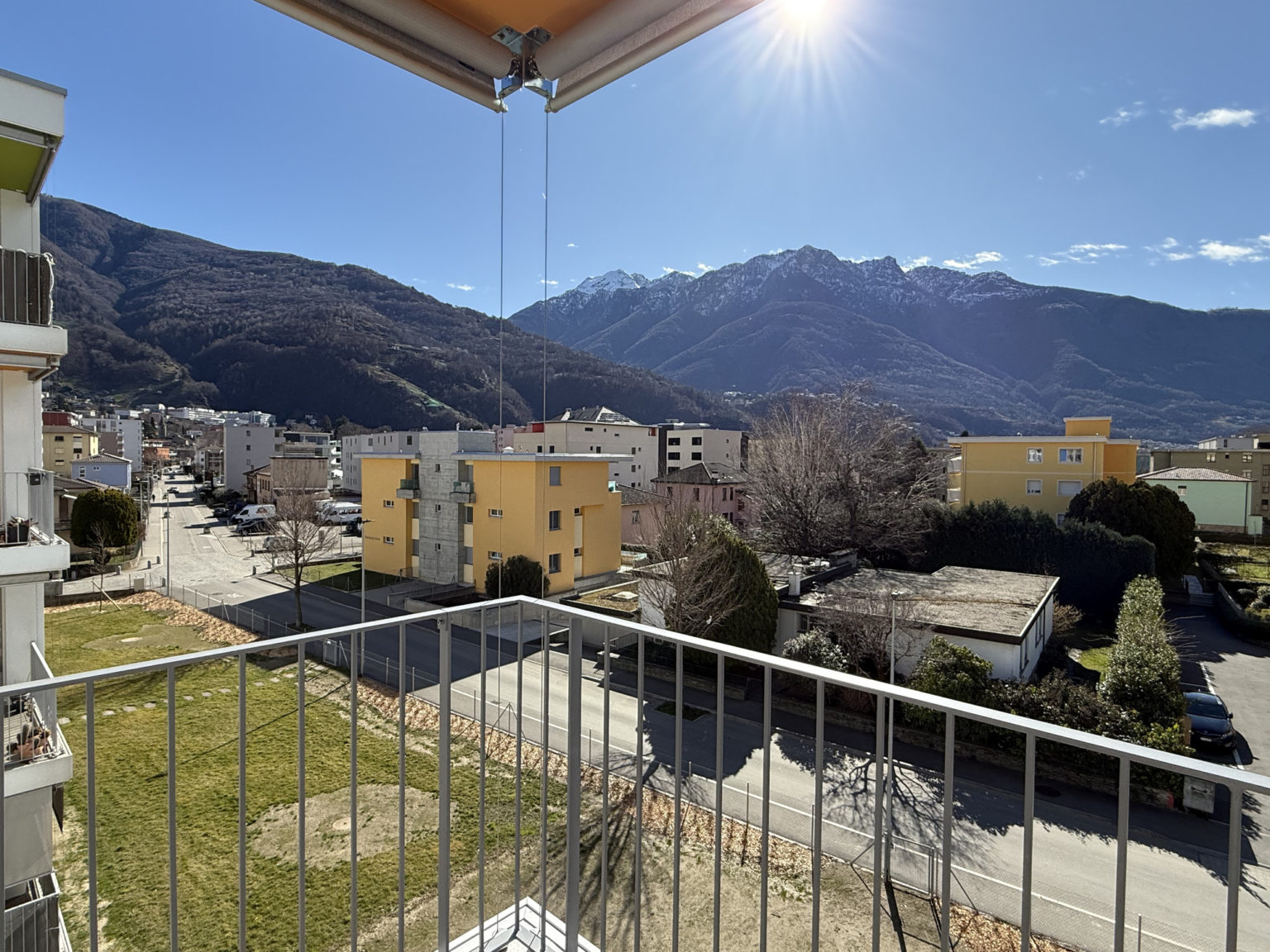 Bellinzona - affittasi studio privato