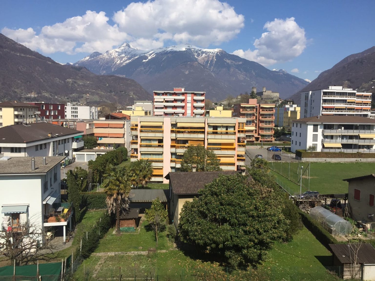Bellinzona - affittasi posti auto esterni